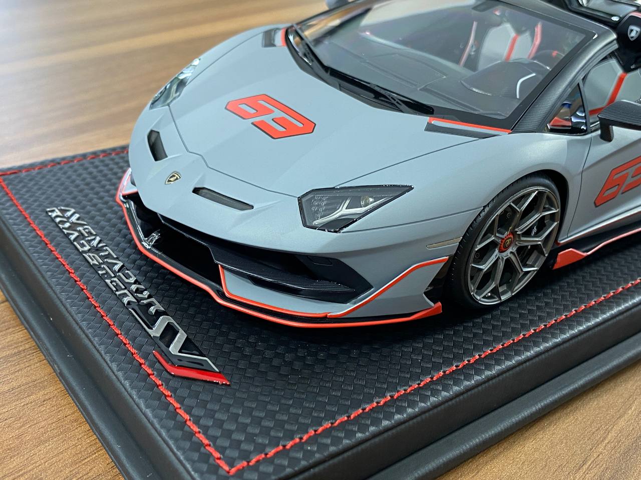 1/18 Resin Lamborghini Centenario Roadster Argento Centenario (Blue) – MR Collection Limited 199