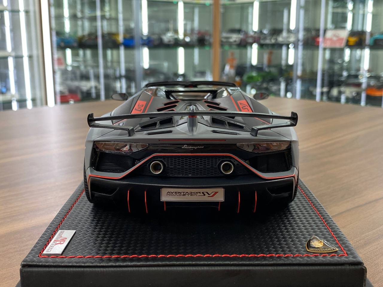1/18 Resin Lamborghini Centenario Roadster Argento Centenario (Blue) – MR Collection Limited 199