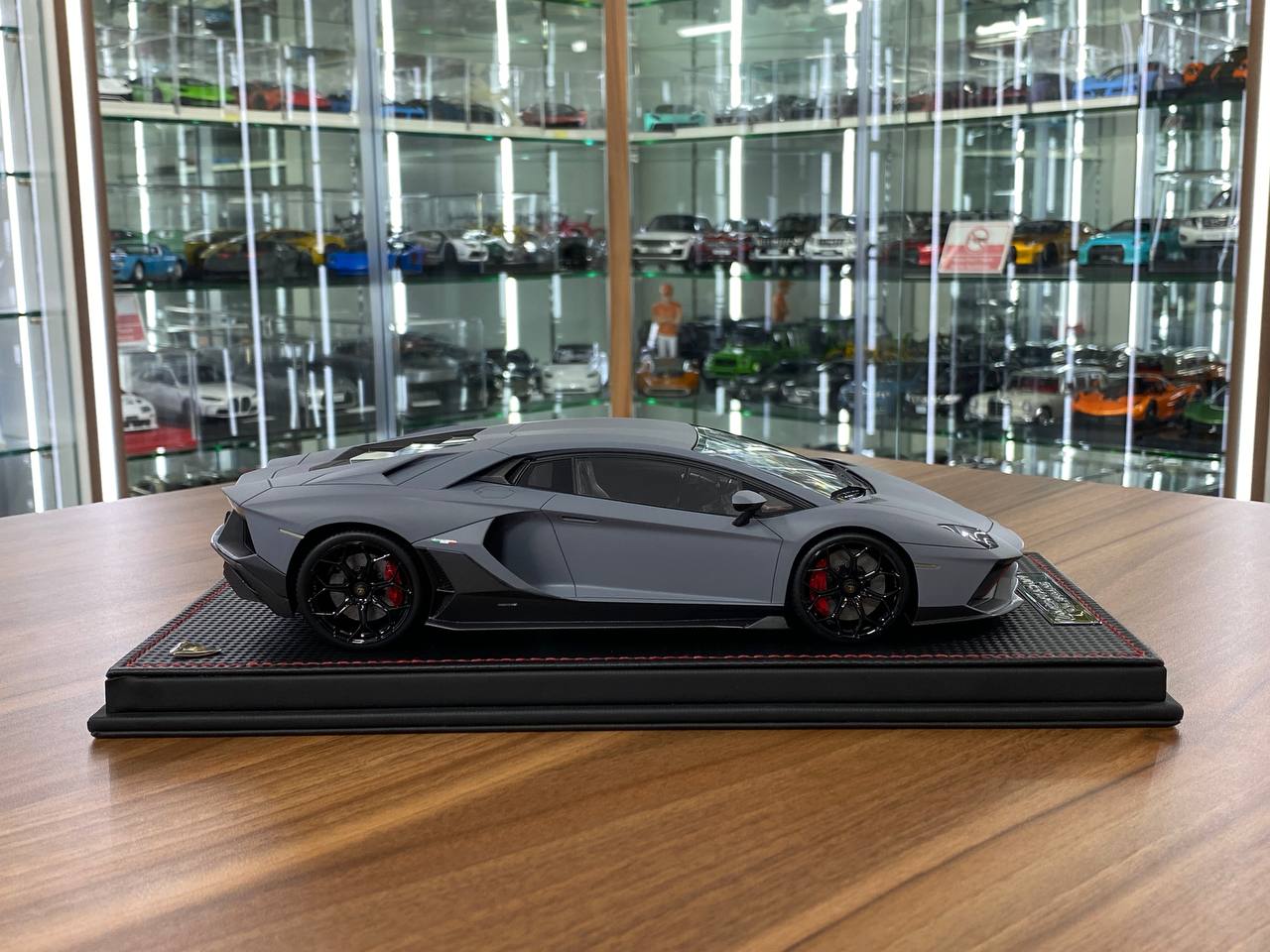 1/18 Resin MR Collection Models Lamborghini Aventador ULTIMATE Grigio Acheso
