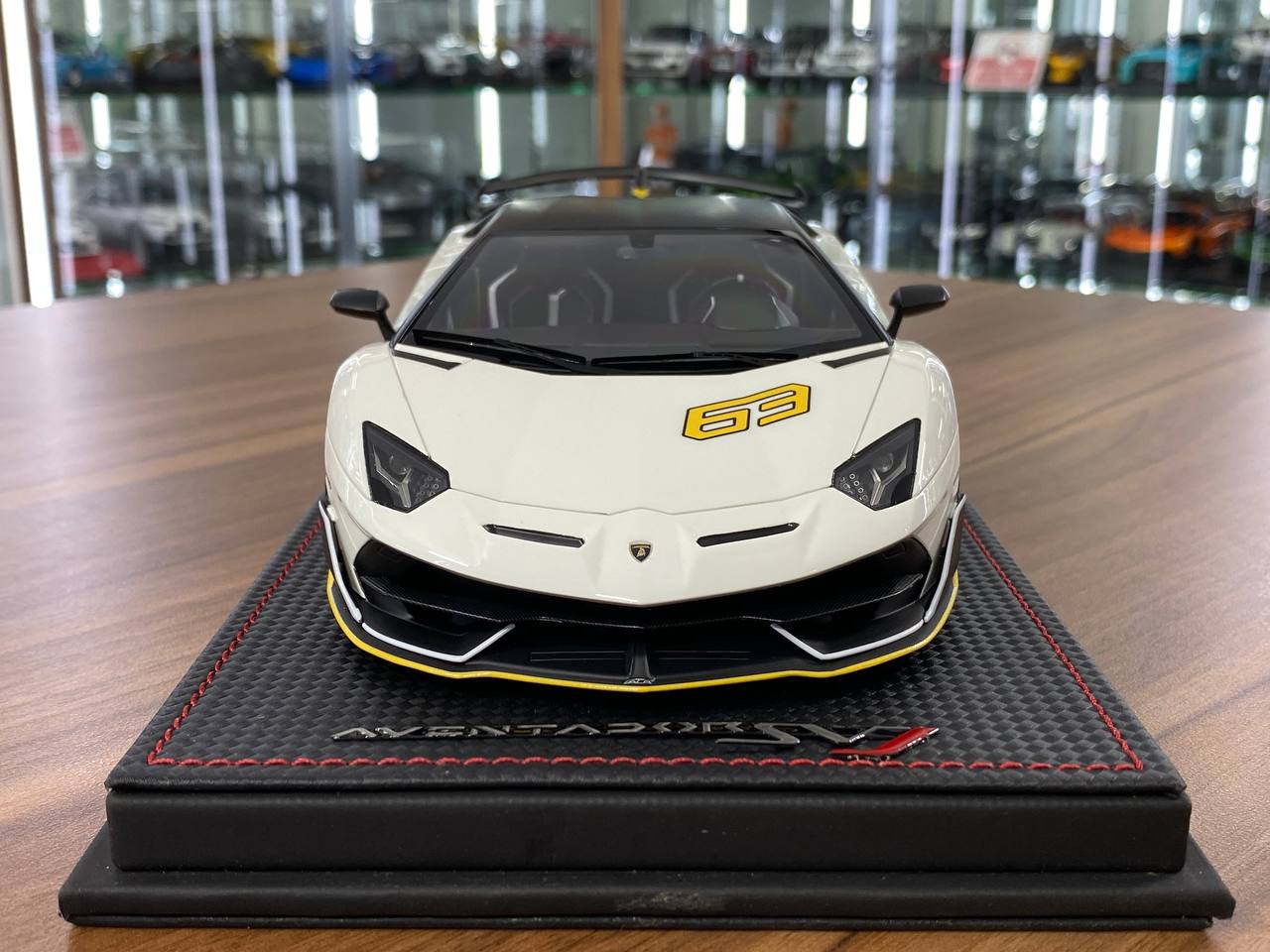 1/18 Resin Lamborghini Aventador Roadster SVJ #63 Bianco Isis – MR Collection Limited 63 pcs