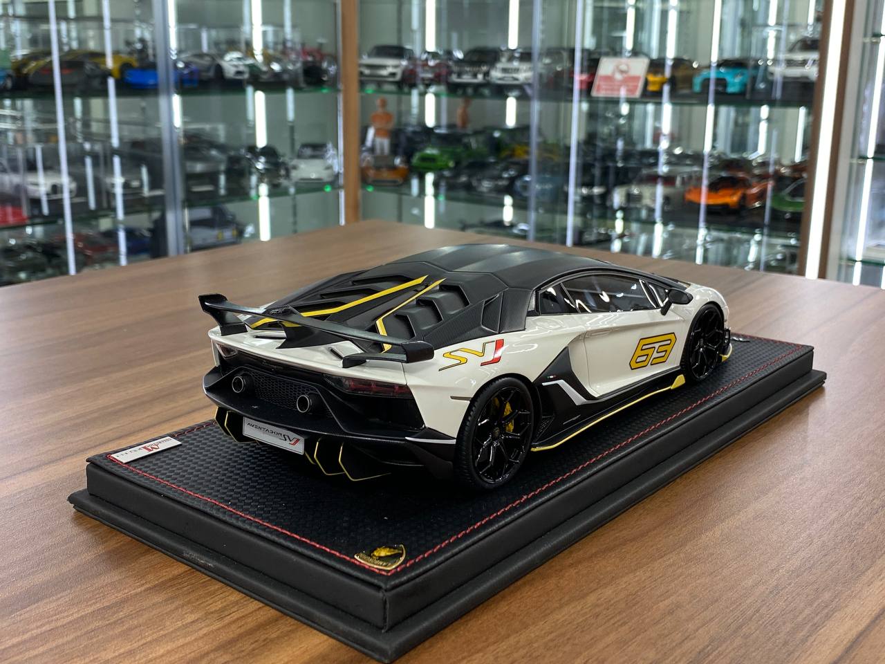 1/18 Resin Lamborghini Aventador Roadster SVJ #63 Bianco Isis – MR Collection Limited 63 pcs