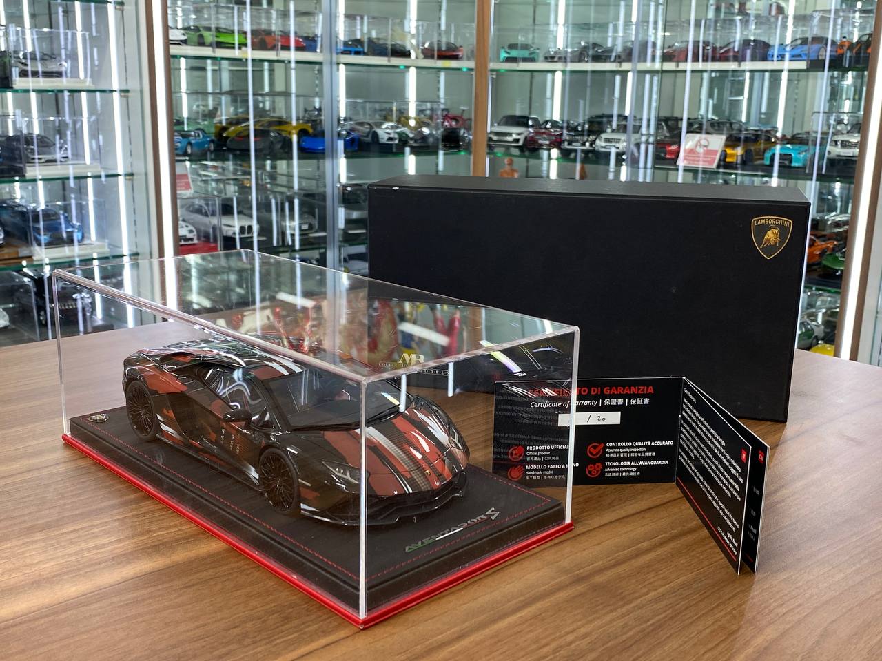 1/18 Resin Lamborghini Aventador S Black & Mix – MR Collection Limited 20 pcs