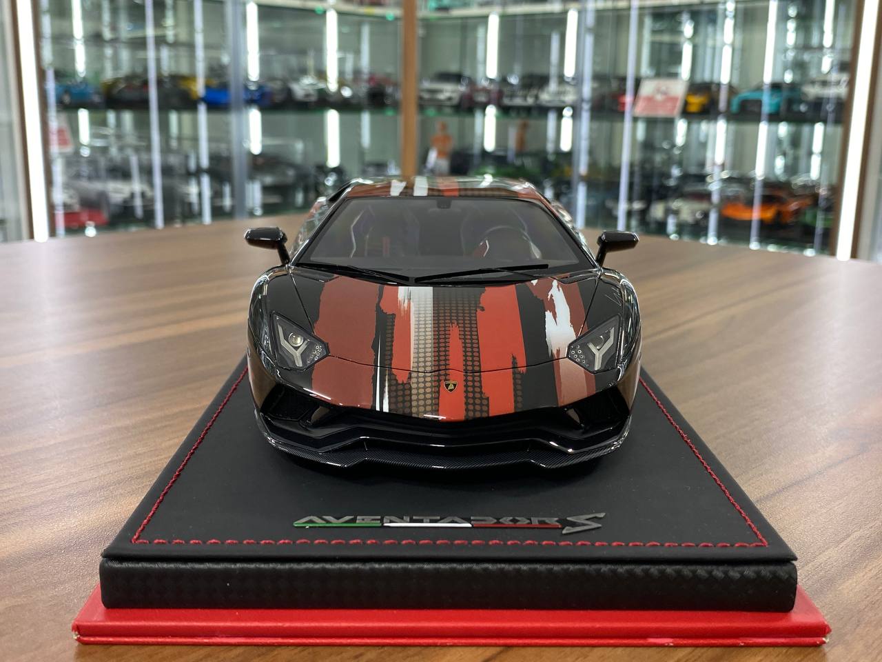1/18 Resin Lamborghini Aventador S Black & Mix – MR Collection Limited 20 pcs