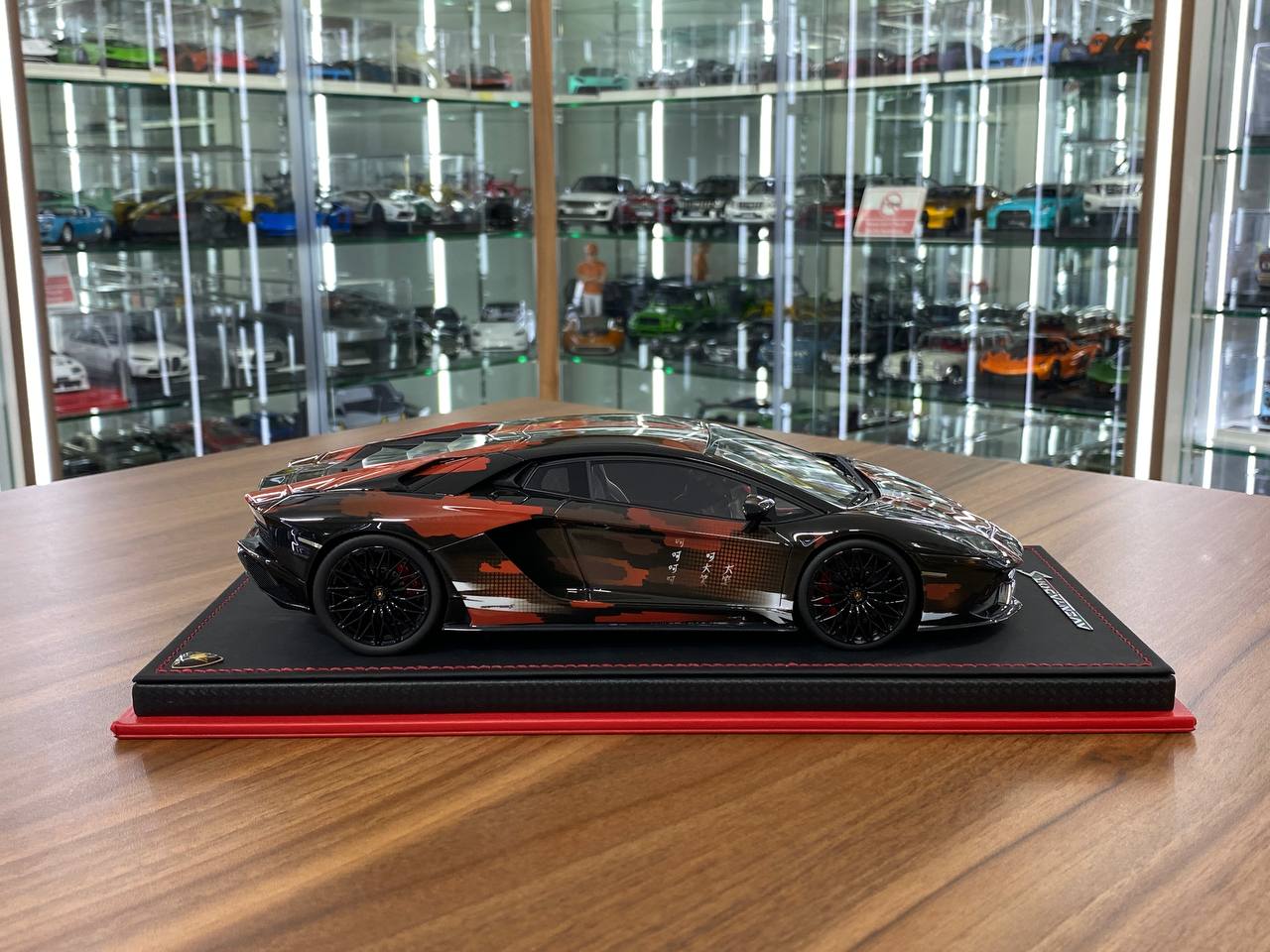 1/18 Resin Lamborghini Aventador S Black & Mix – MR Collection Limited 20 pcs