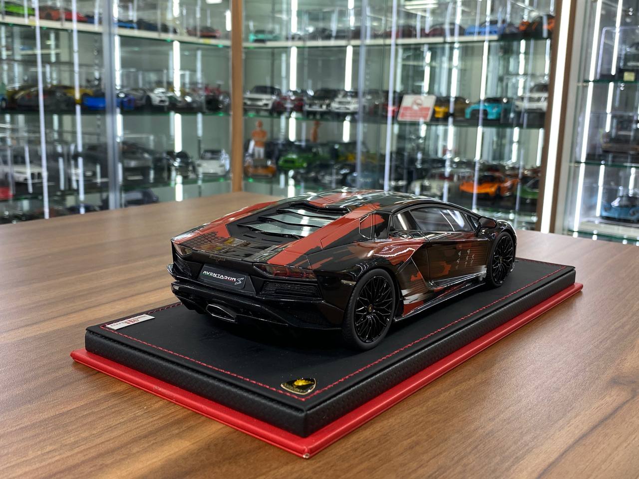 1/18 Resin Lamborghini Aventador S Black & Mix – MR Collection Limited 20 pcs