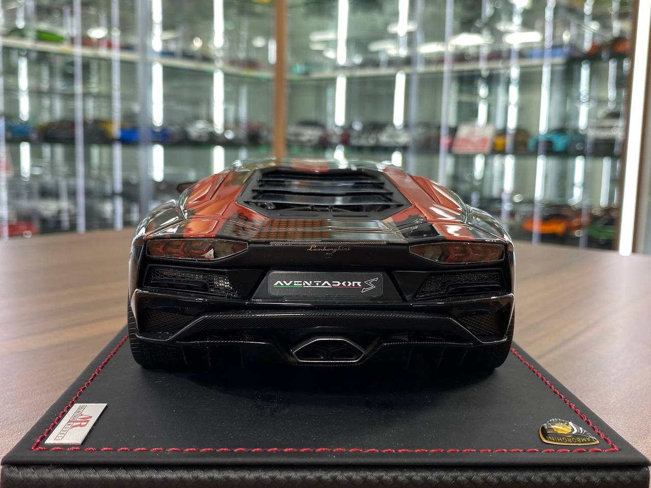 1/18 Resin Lamborghini Aventador S Black & Mix – MR Collection Limited 20 pcs