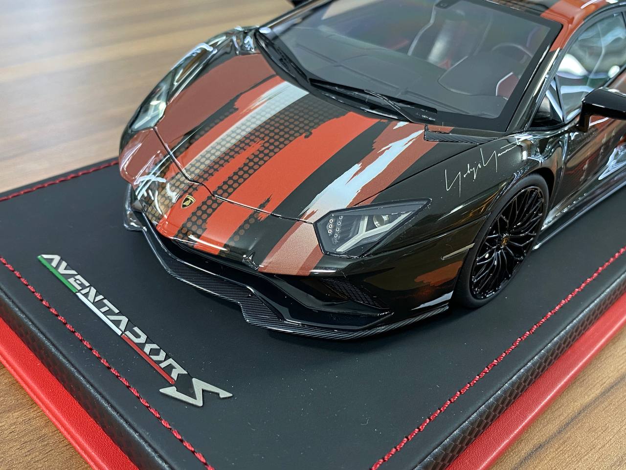 1/18 Resin Lamborghini Aventador S Black & Mix – MR Collection Limited 20 pcs