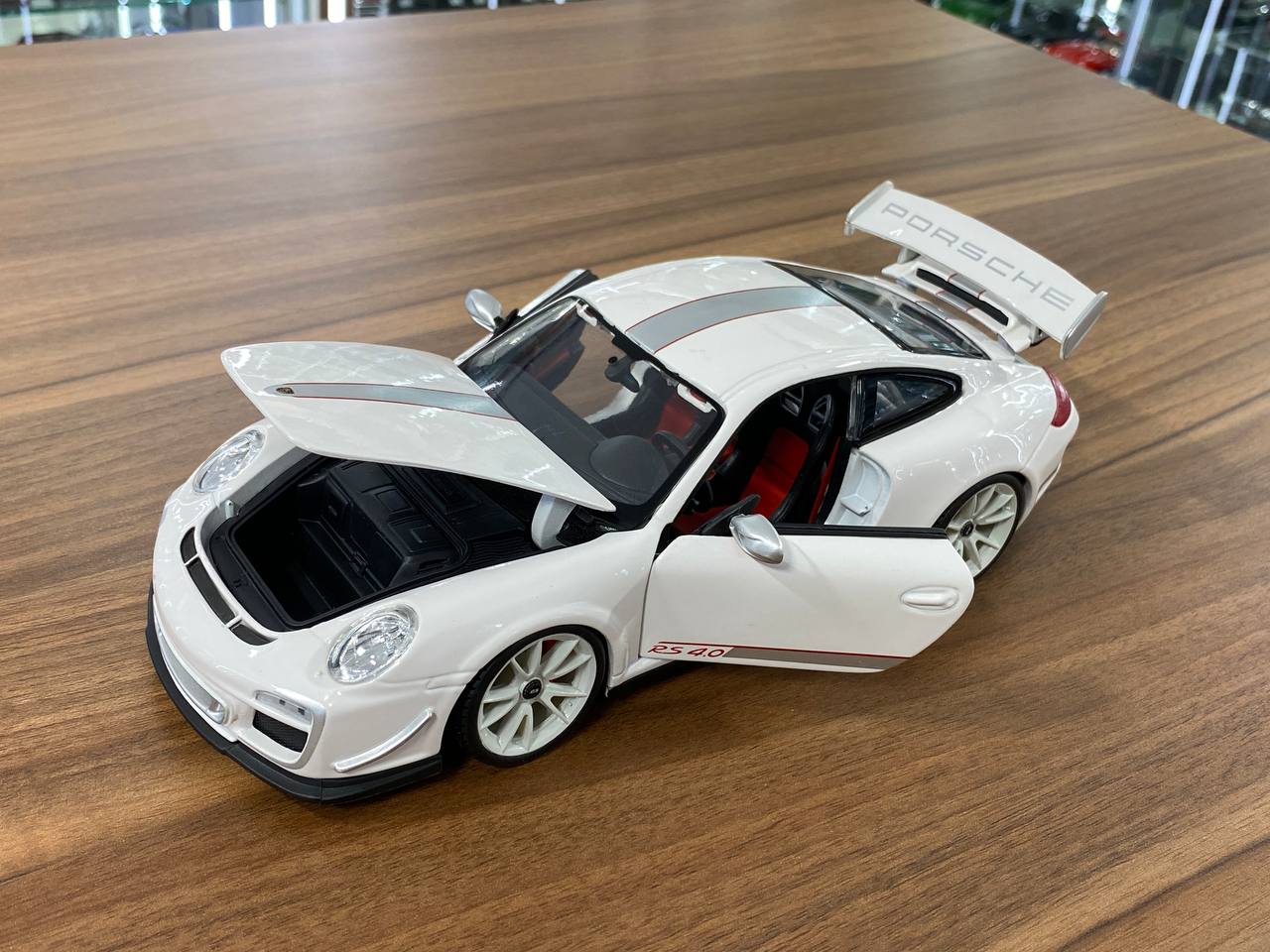 1/18 Diecast Porsche 911 GT3 RS 4.0 White Bburago Scale Model Car