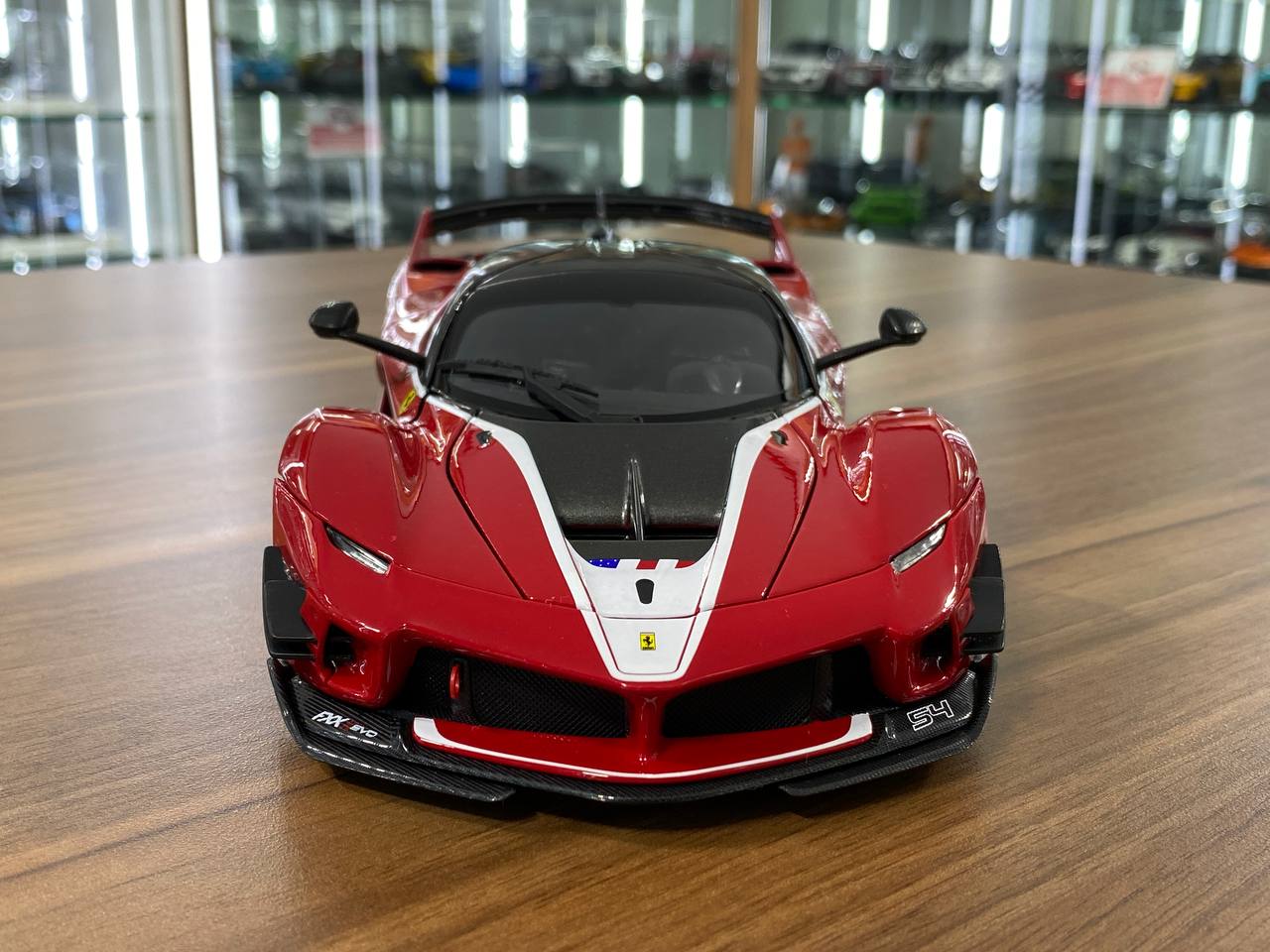 1/18 Diecast Bburago Signature Series Ferrari FXX K EVO #54 Red / white stripe