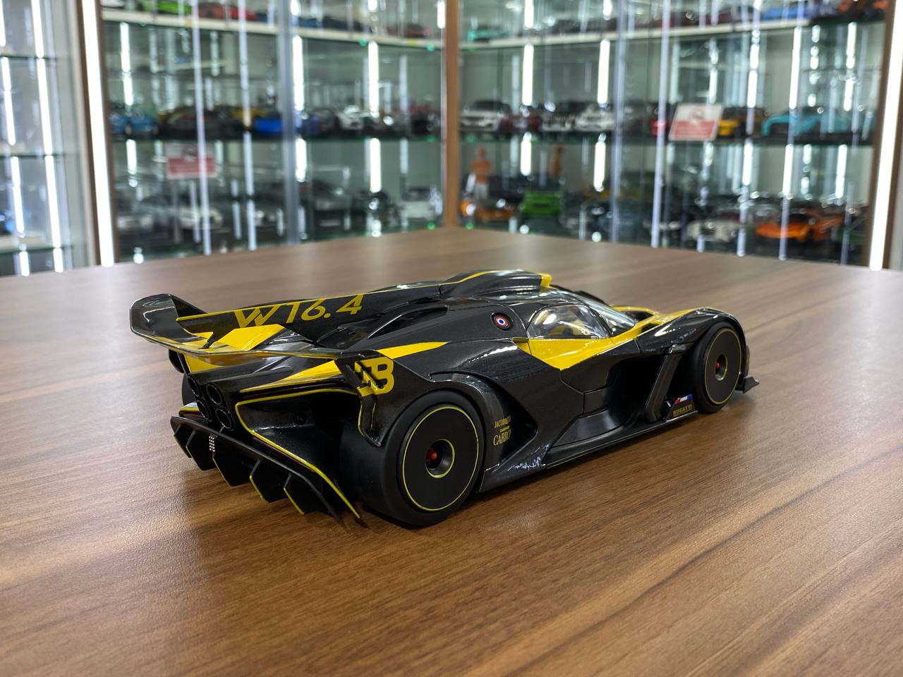 1/18 Diecast Bburago Bugatti Bolide Yellow / Grey
