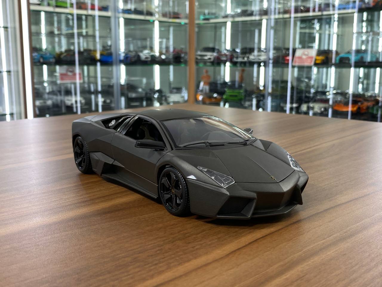 1/18 Diecast Bburago Lamborghini AVENTADOR LP 700-4 Matt Grey