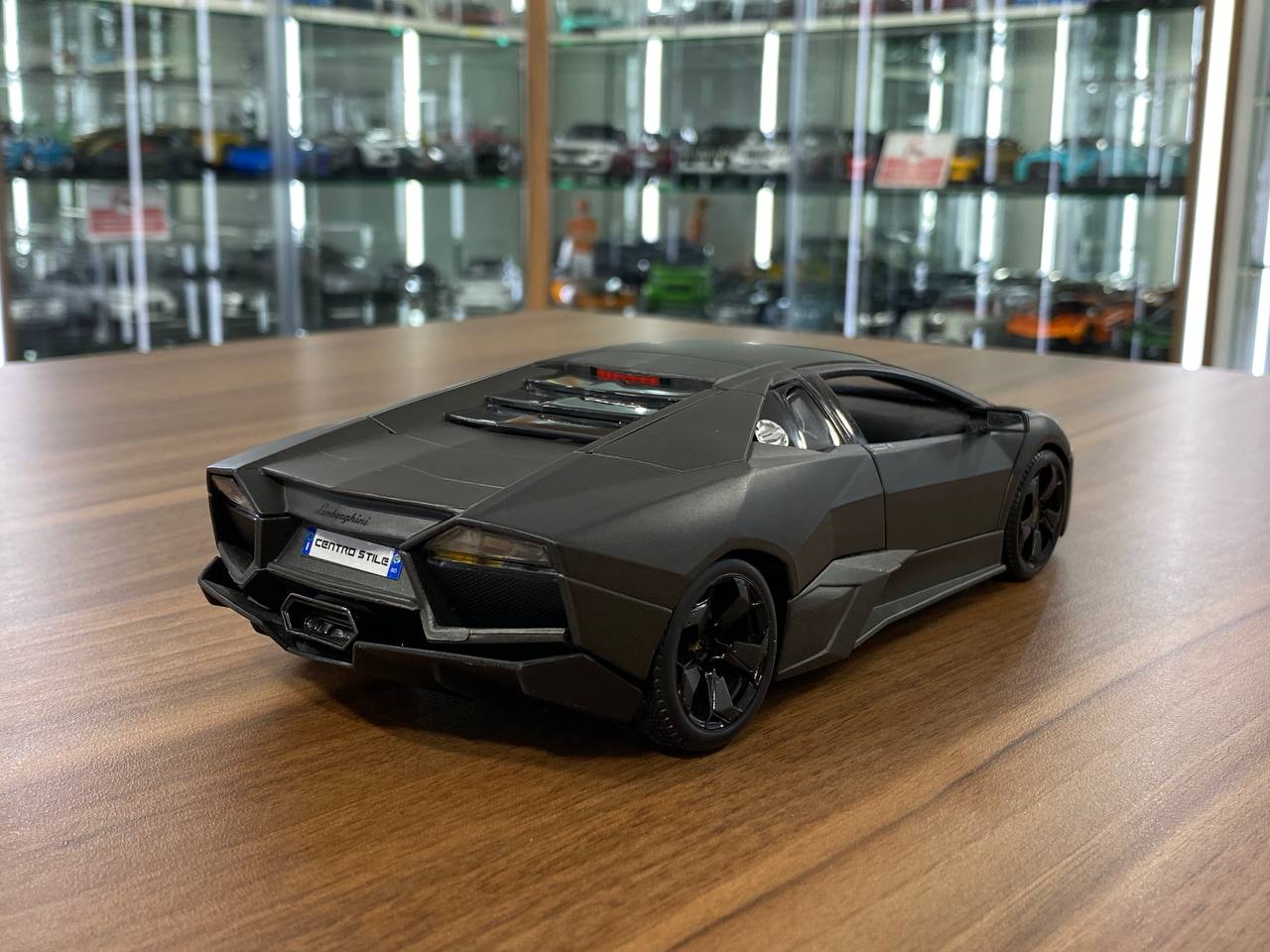 1/18 Diecast Bburago Lamborghini AVENTADOR LP 700-4 Matt Grey