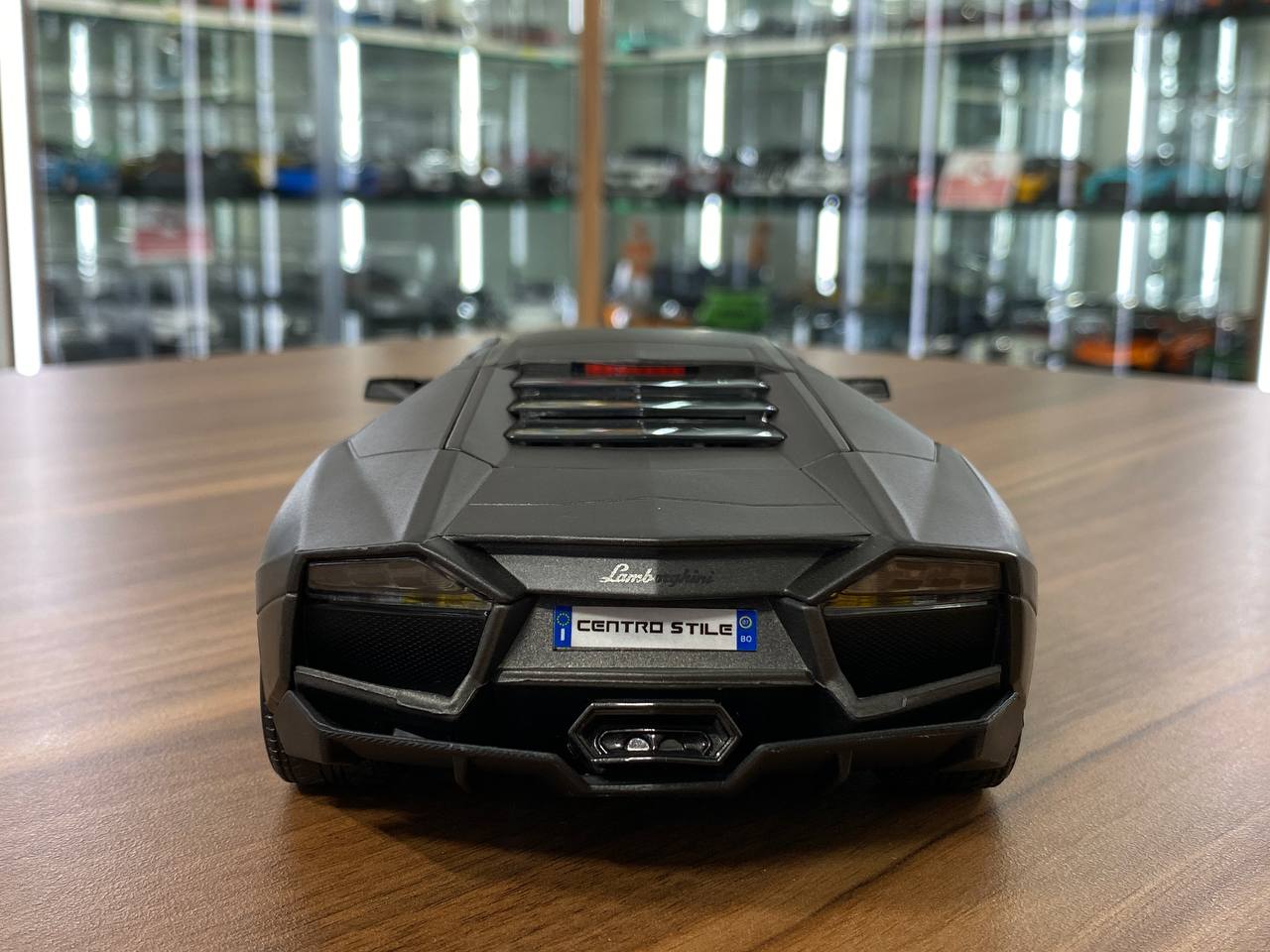 1/18 Diecast Bburago Lamborghini AVENTADOR LP 700-4 Matt Grey