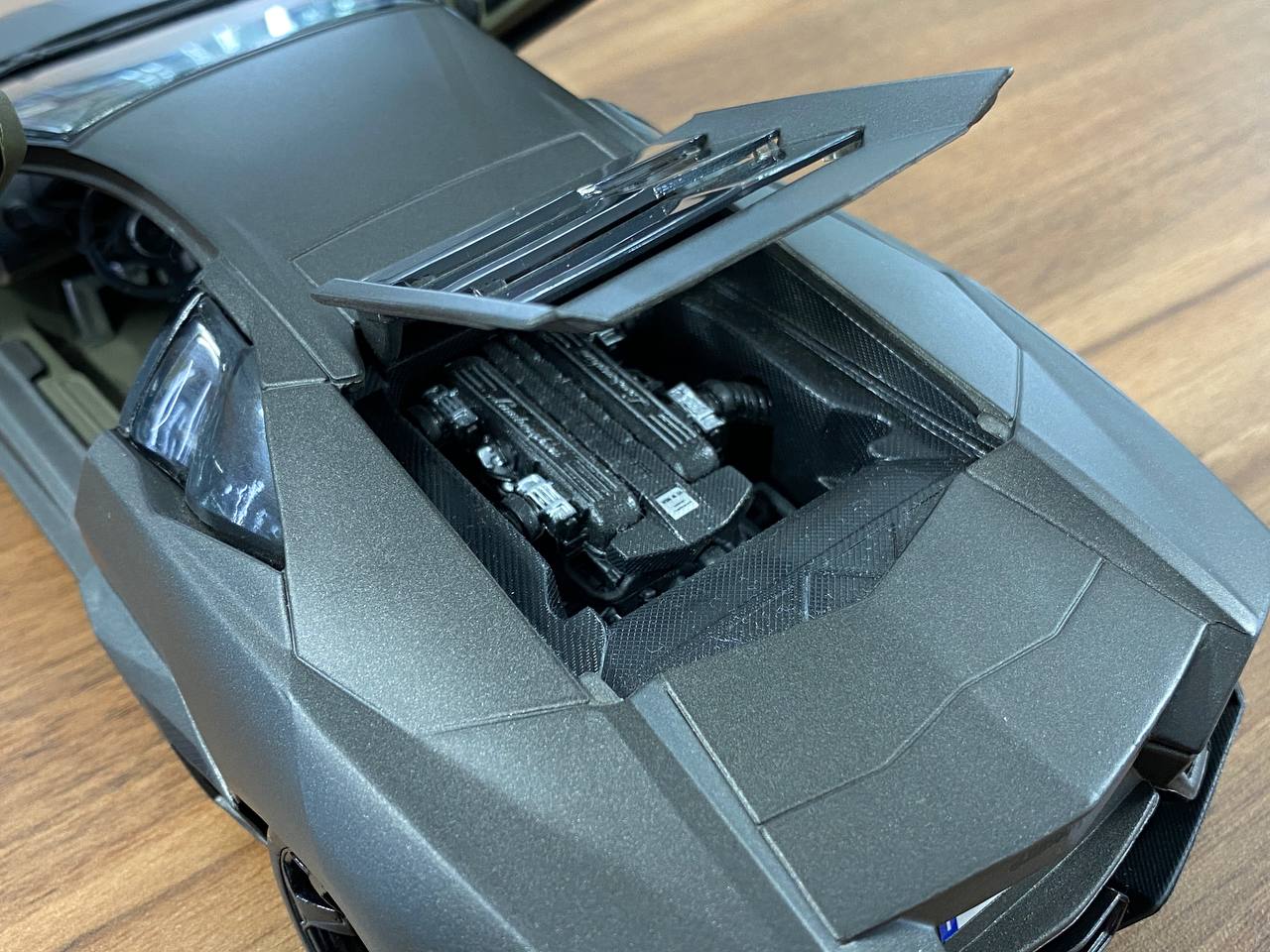 1/18 Diecast Bburago Lamborghini AVENTADOR LP 700-4 Matt Grey