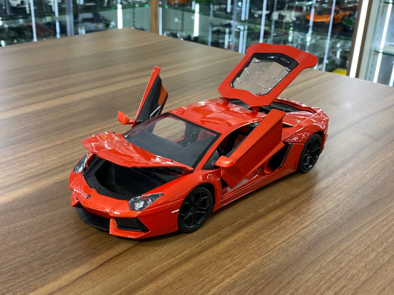 1/18 Diecast Bburago Lamborghini AVENTADOR LP 700-4 Matt Orange
