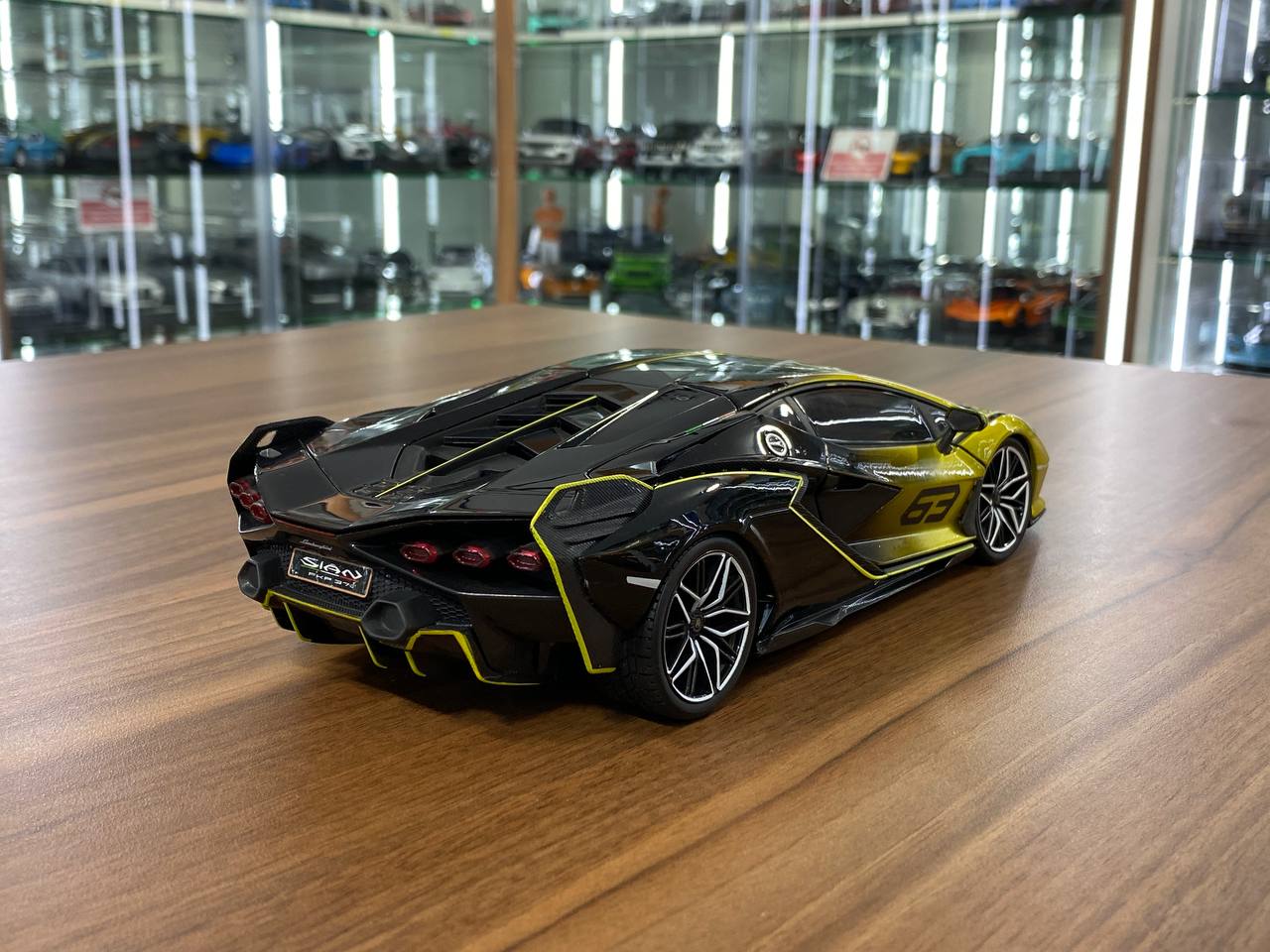 1/18 Metal Diecast Bburago Lamborghini Sian FKP 37 #63 Yellow Black