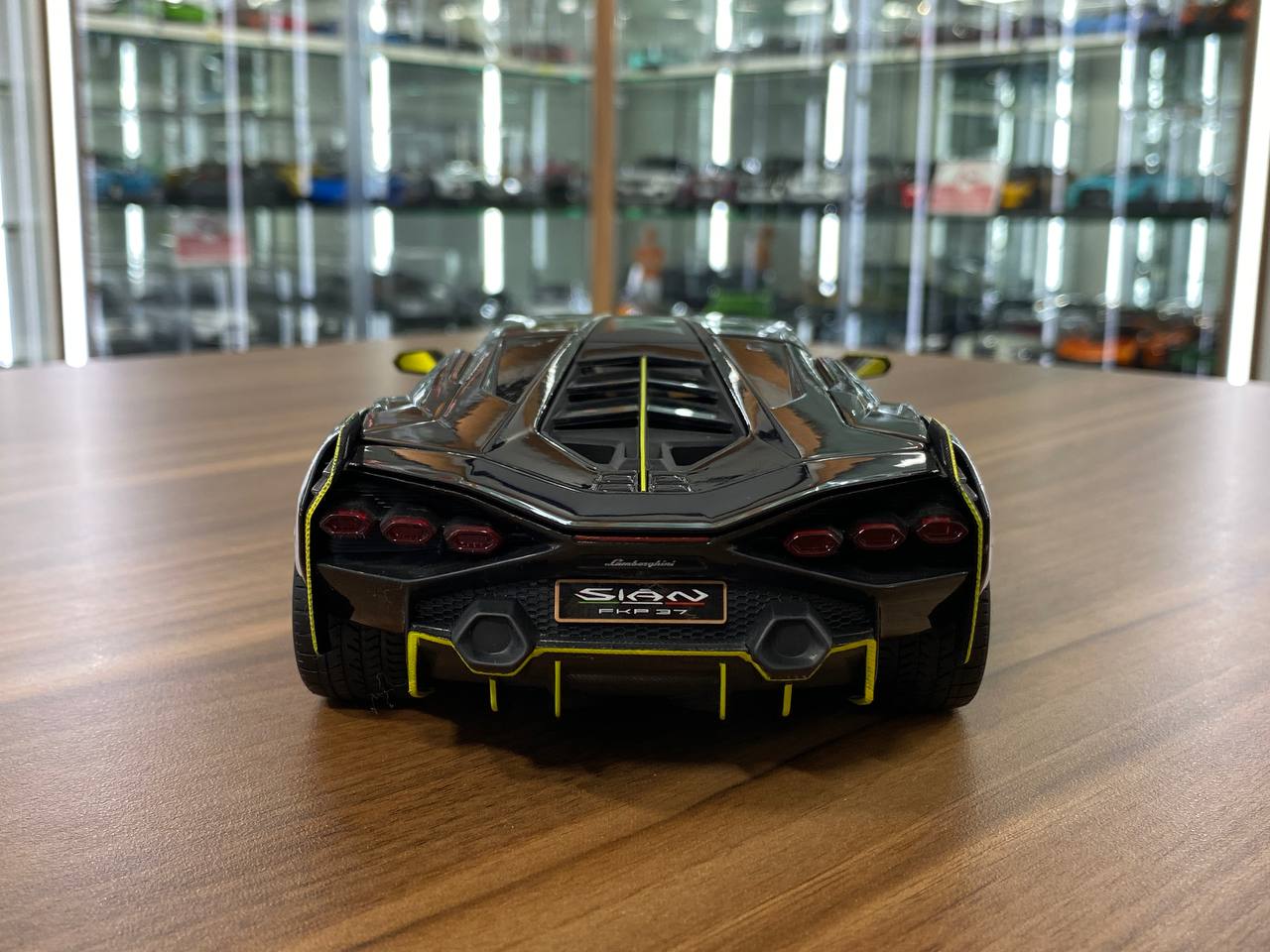1/18 Metal Diecast Bburago Lamborghini Sian FKP 37 #63 Yellow Black