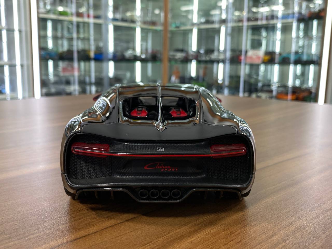 1/18 Diecast Bugatti Chiron Sport "16" Red and Black Bburago Scale Model Car