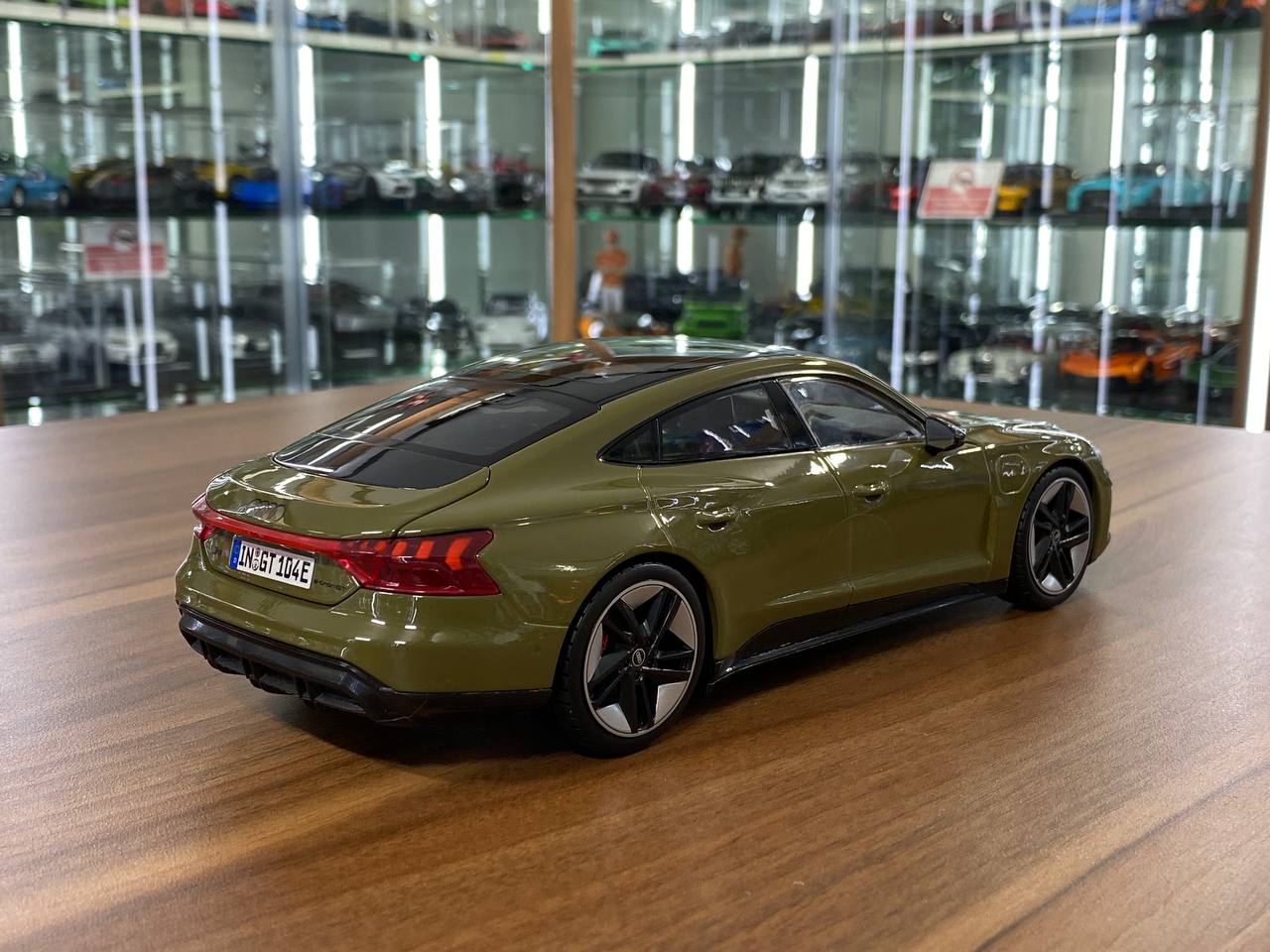1/18 Diecast Bburago Audi RS E-tron GT Green Model Car