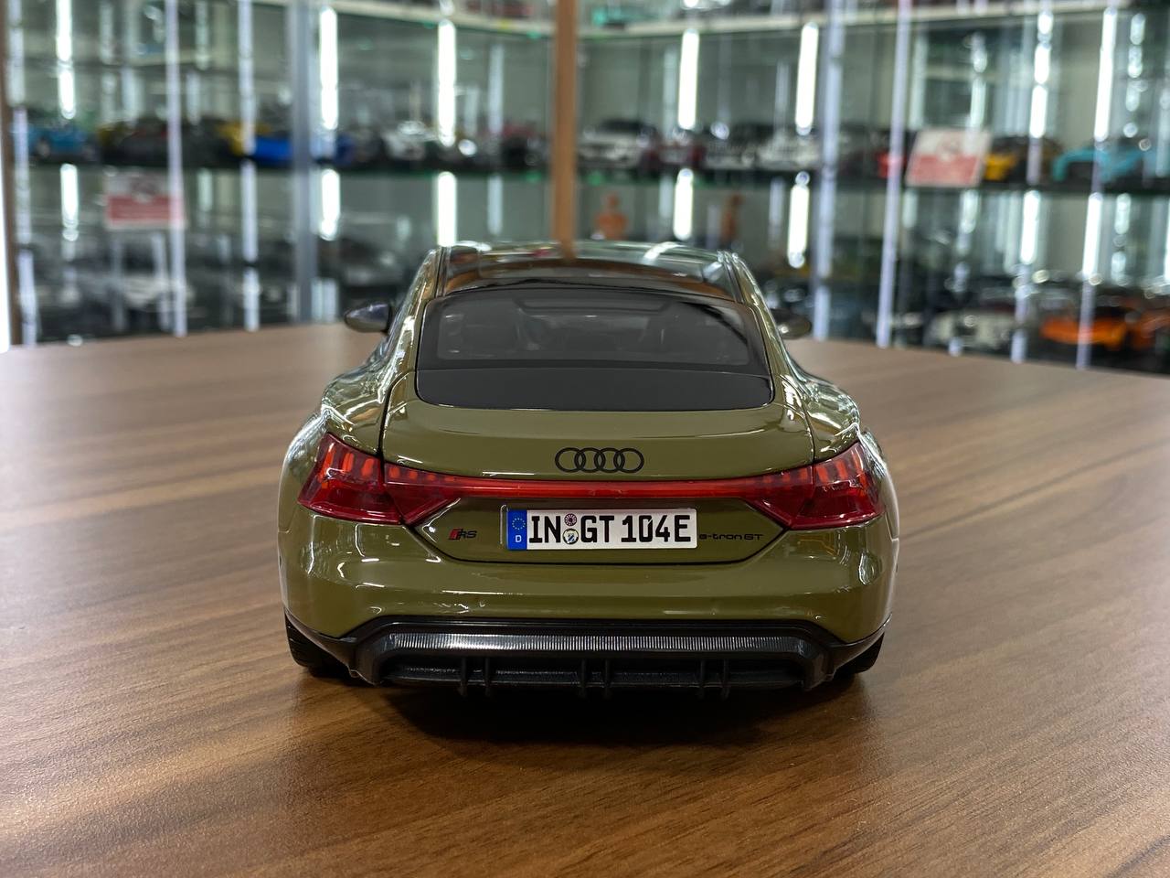 1/18 Diecast Bburago Audi RS E-tron GT Green Model Car