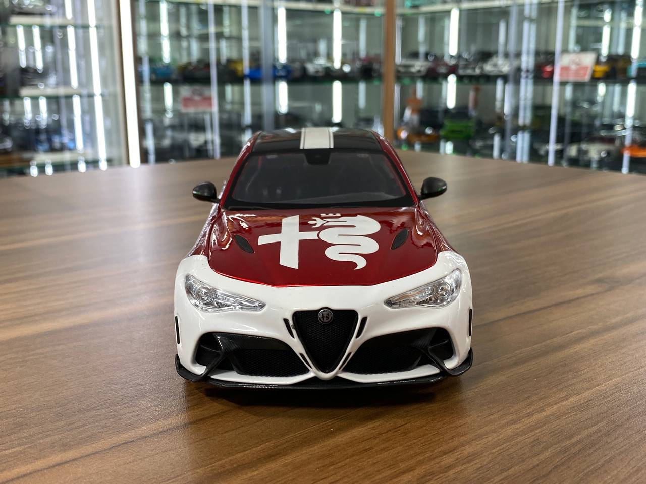 1/18 Diecast Bburago Alfa Romeo Giulia GTAm #99 Dark Red