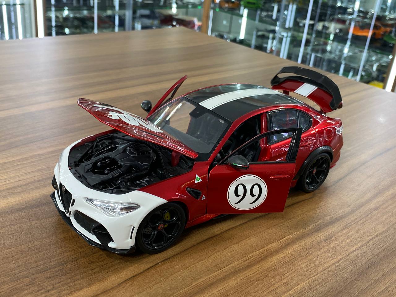 1/18 Diecast Bburago Alfa Romeo Giulia GTAm #99 Dark Red