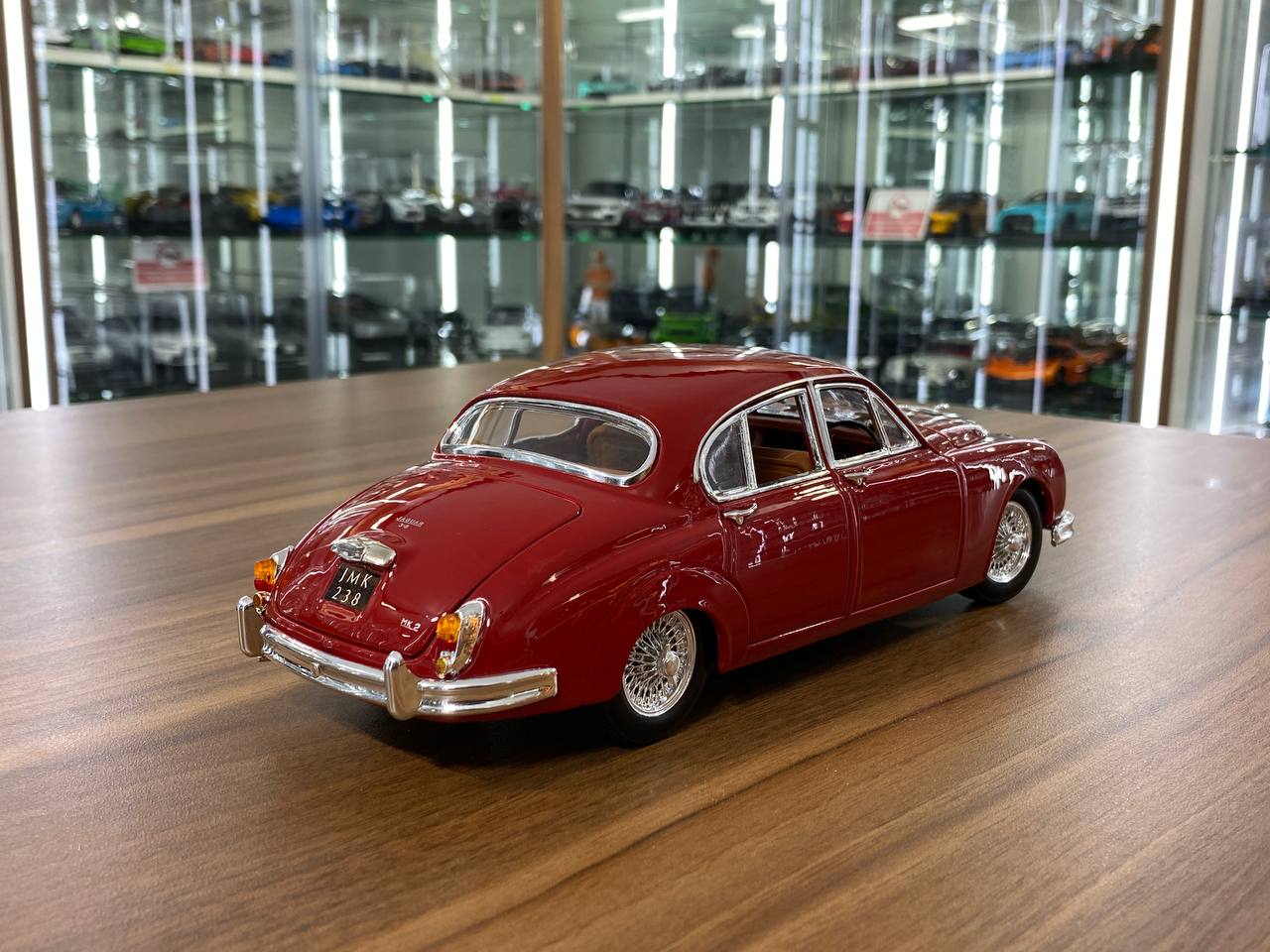 1/18 Diecast 1959 Jaguar Mark II Red Bburago Scale Model car