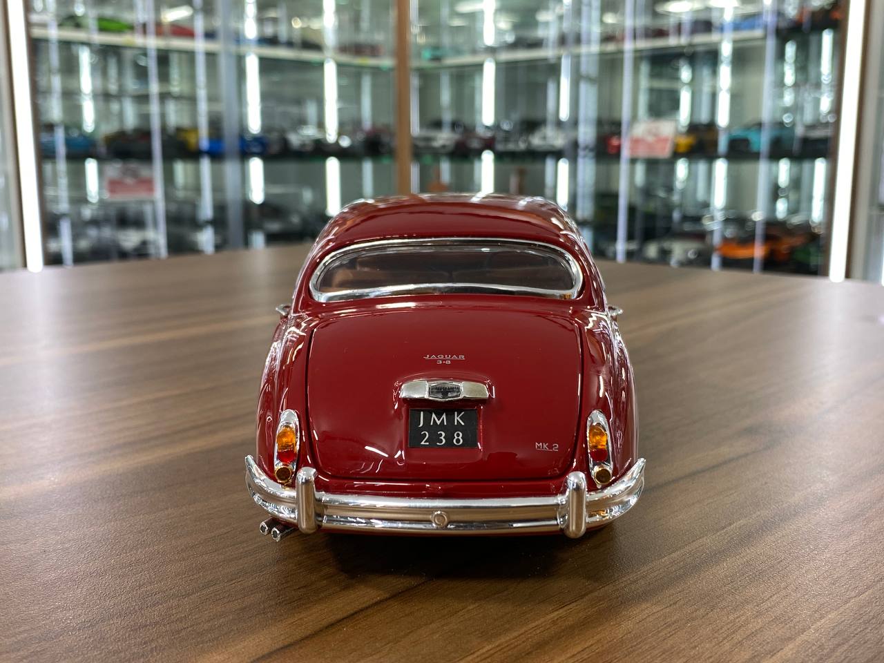 1/18 Diecast 1959 Jaguar Mark II Red Bburago Scale Model car