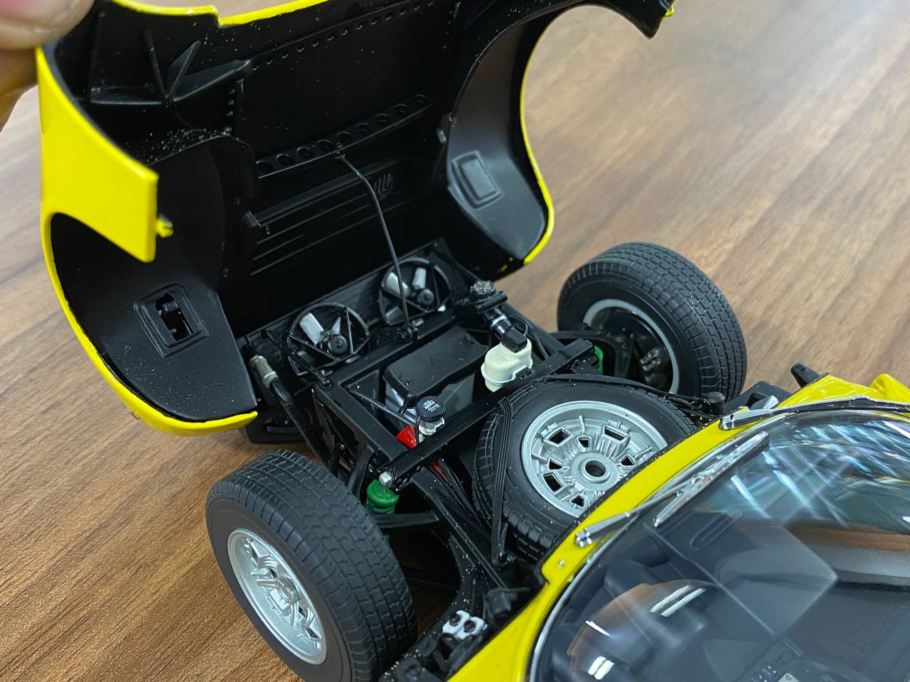 1/18 Diecast Lamborghini Miura SV Yellow – Autoart Full Opening