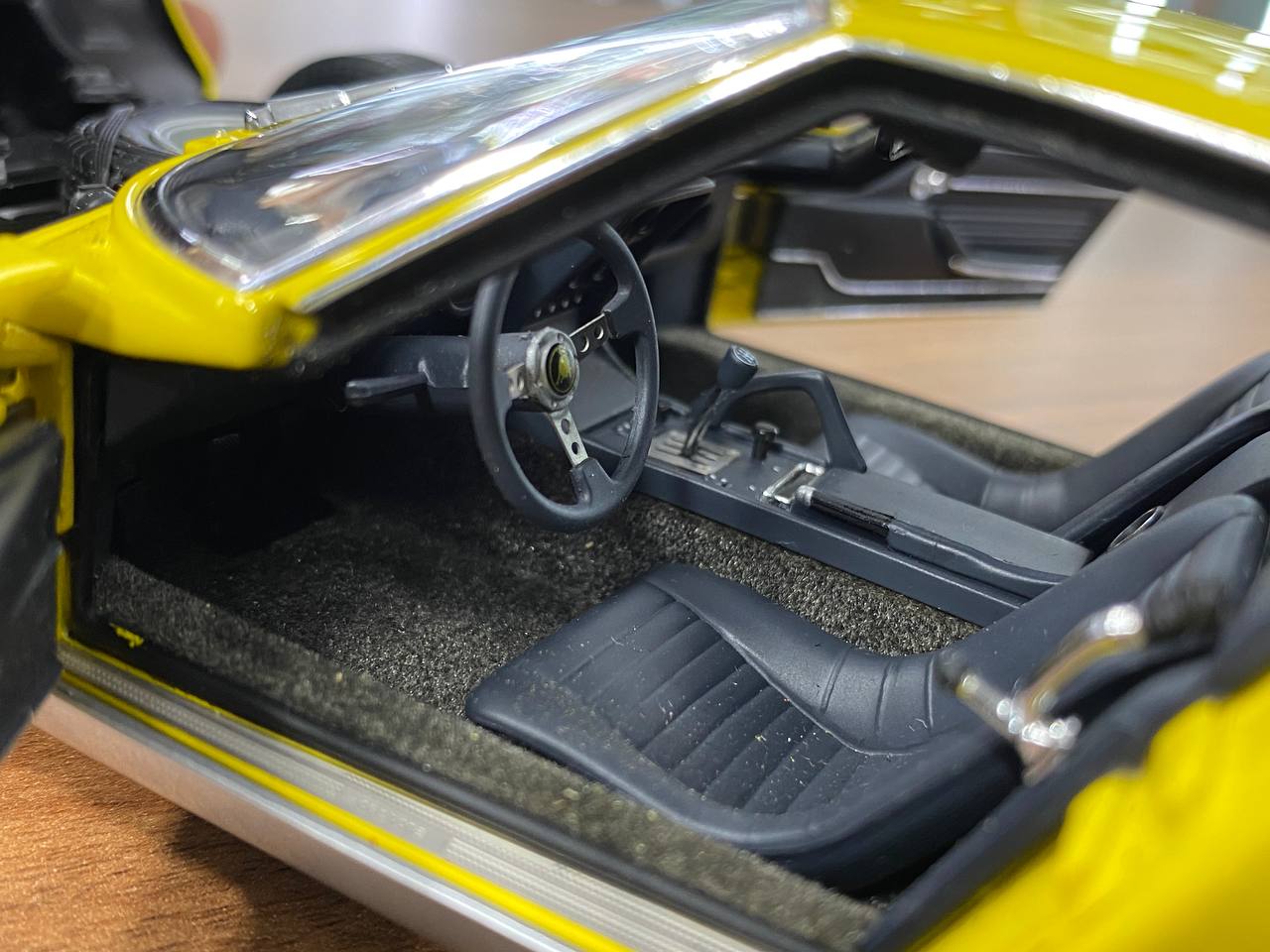 1/18 Diecast Lamborghini Miura SV Yellow – Autoart Full Opening