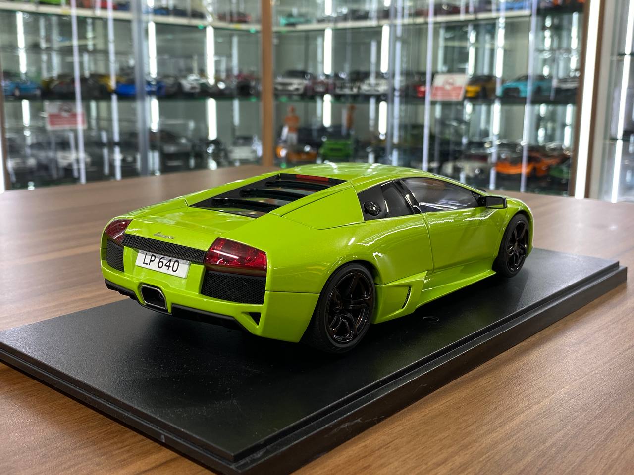 1/18 Diecast Lamborghini Murciélago LP640 Verde Ithaca Green – Autoart Full Opening