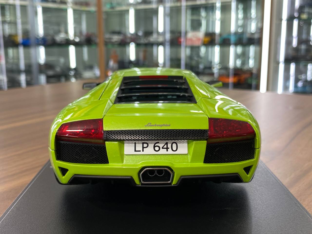 1/18 Diecast Lamborghini Murciélago LP640 Verde Ithaca Green – Autoart Full Opening