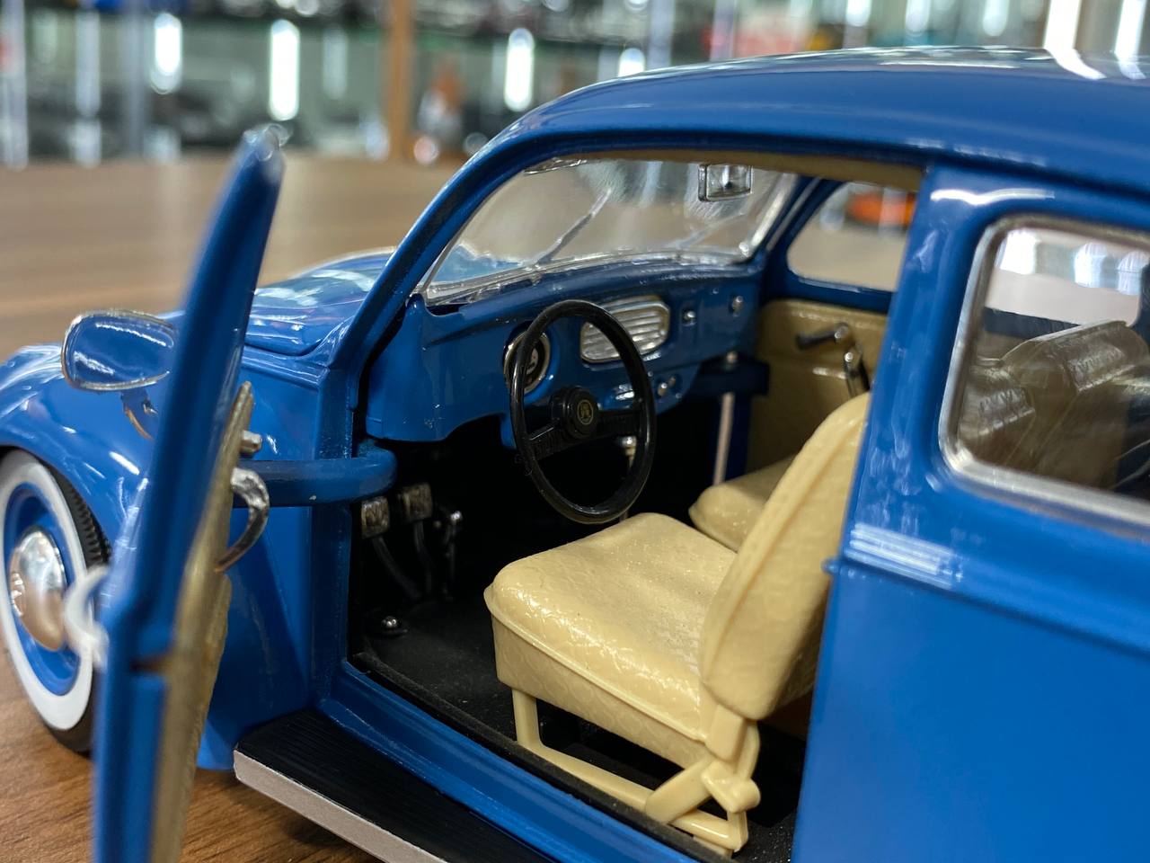 1/18 Diecast Bburago Volkswagen Kafer Beetle (1955) Blue