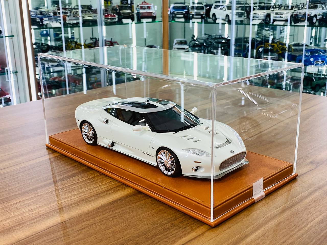 1/18 Resin Model TOP Speed Spyker C8 Aileron Cumulus White
