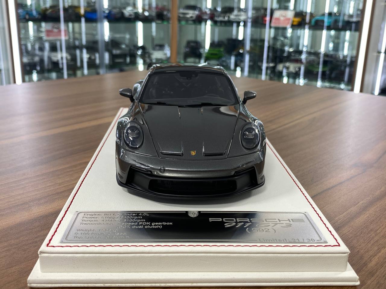 1/18 Resin Porsche 911 GT3 (992) – Davis & Giovanni Grey Metallic Limited 30 pcs