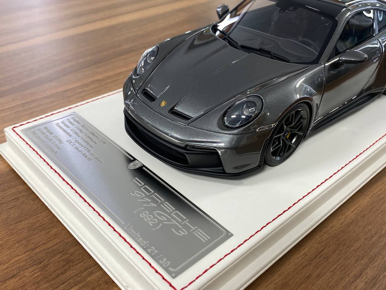 1/18 Resin Porsche 911 GT3 (992) – Davis & Giovanni Grey Metallic Limited 30 pcs