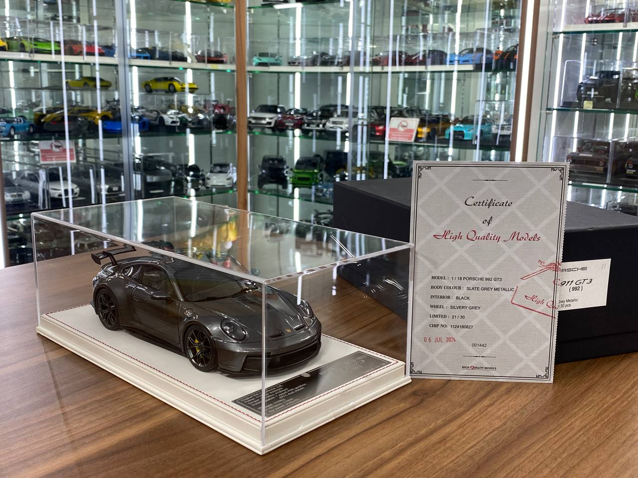 1/18 Resin Porsche 911 GT3 (992) – Davis & Giovanni Grey Metallic Limited 30 pcs