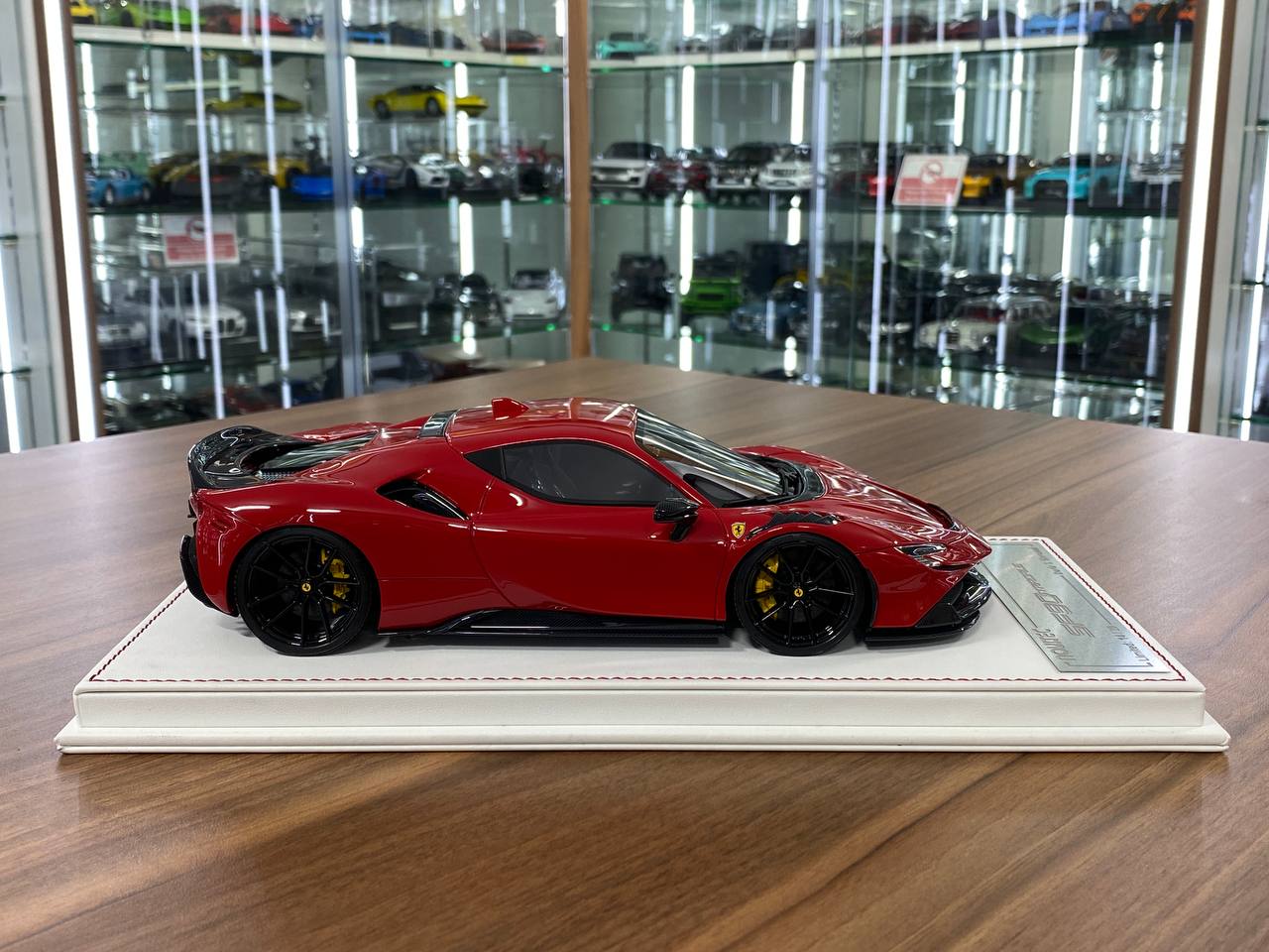 1/18 Resin Ferrari SF90 Stradale Novitec – Davis & Giovanni Rosso Corsa with Black Rims Limited 20 pcs
