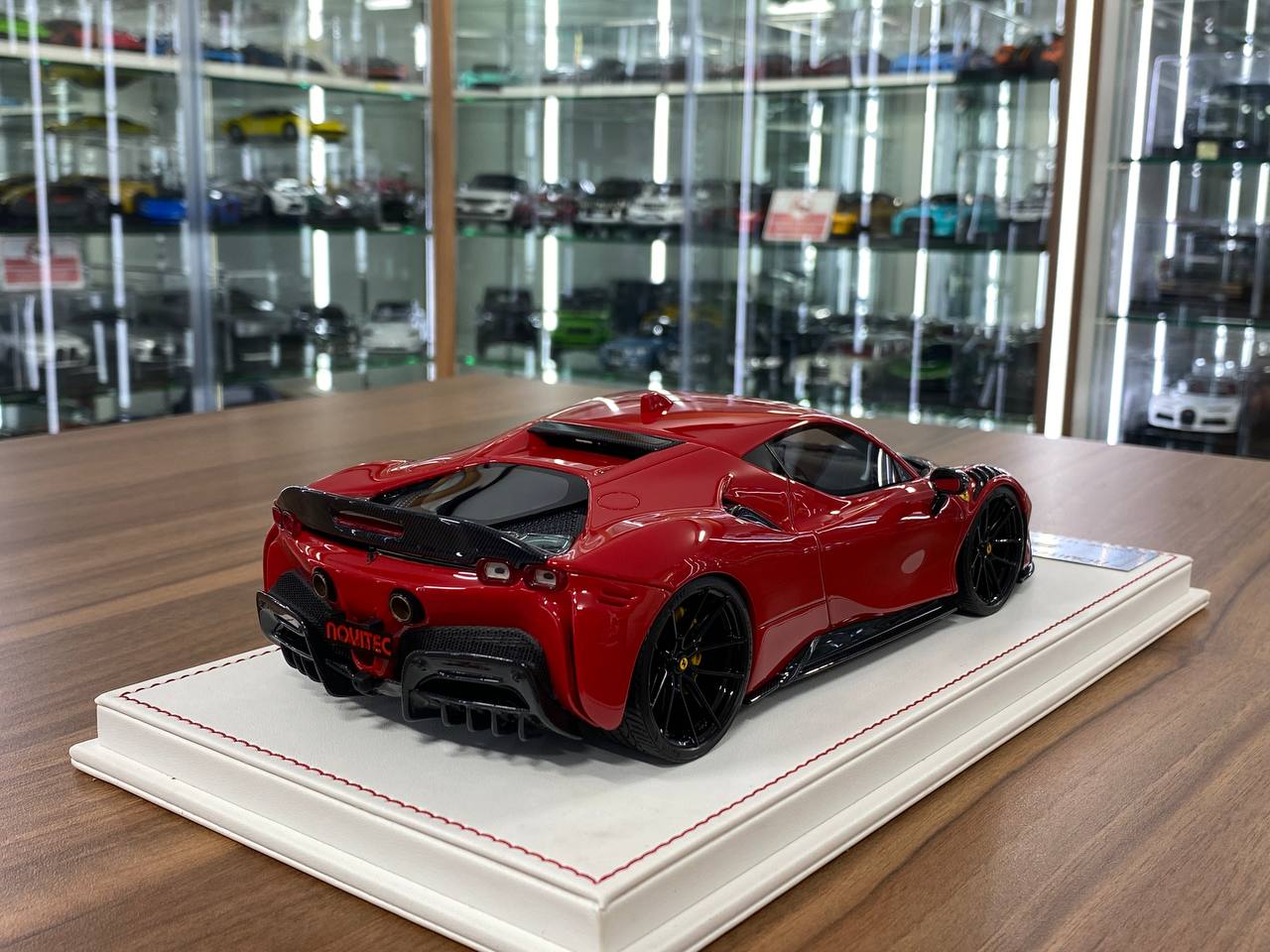 1/18 Resin Ferrari SF90 Stradale Novitec – Davis & Giovanni Rosso Corsa with Black Rims Limited 20 pcs