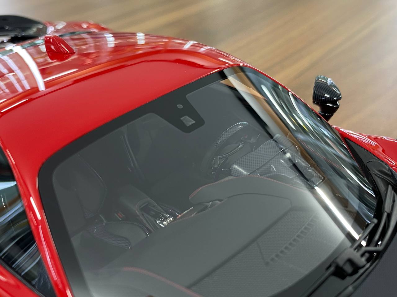 1/18 Resin Ferrari SF90 Stradale Novitec – Davis & Giovanni Rosso Corsa with Black Rims Limited 20 pcs