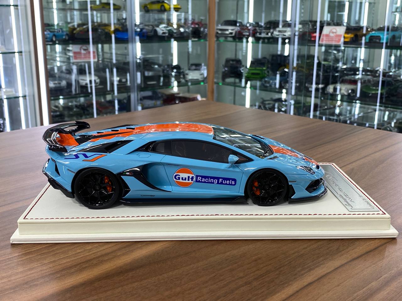 1/18 Resin Lamborghini Aventador SVJ – Davis & Giovanni Metallic Light with Gulf Decal Limited 30 pcs