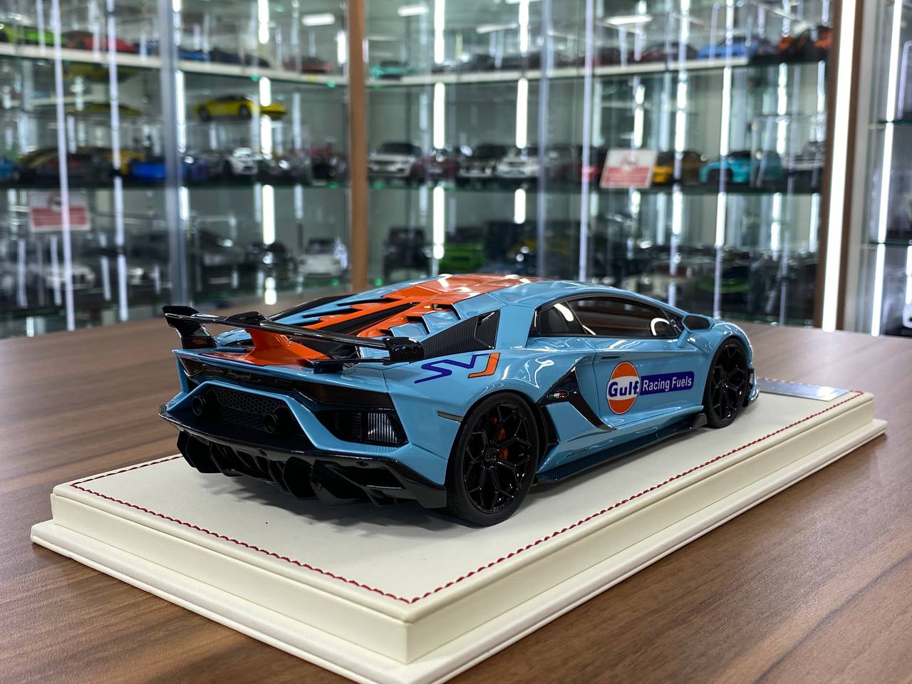 1/18 Resin Lamborghini Aventador SVJ – Davis & Giovanni Metallic Light with Gulf Decal Limited 30 pcs