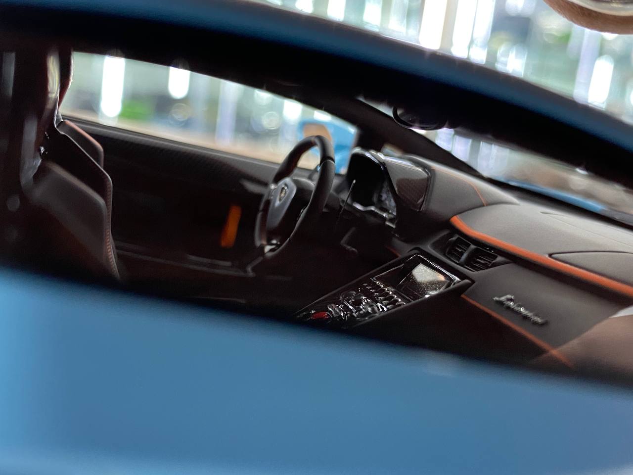 1/18 Resin Lamborghini Aventador SVJ – Davis & Giovanni Metallic Light with Gulf Decal Limited 30 pcs