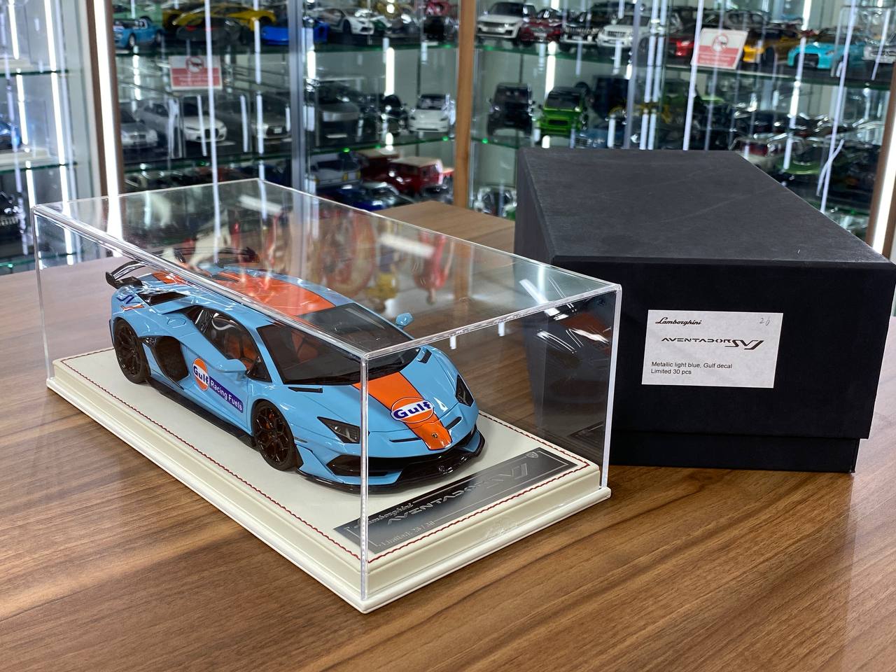 1/18 Resin Lamborghini Aventador SVJ – Davis & Giovanni Metallic Light with Gulf Decal Limited 30 pcs