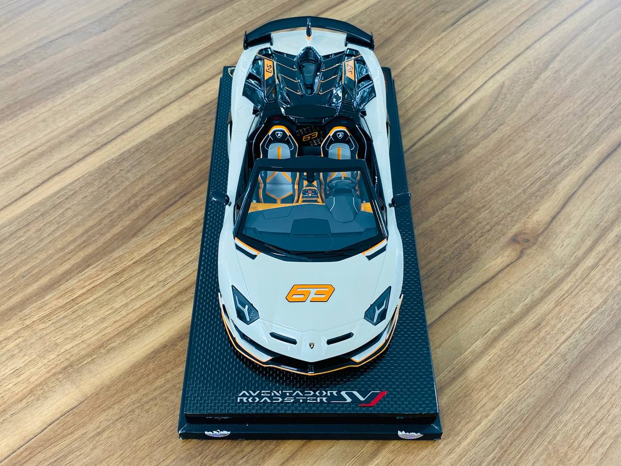 1/18 Resin - Lamborghini Aventador Roadster SVJ #63 - Limited Edition 01/01 MR Collection