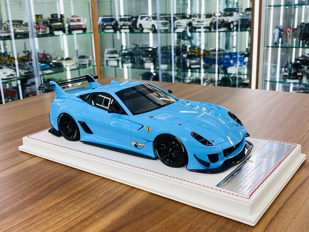 1/18 Resin Model Davis & Giovanni Ferrari 599XX EVO Baby Blue