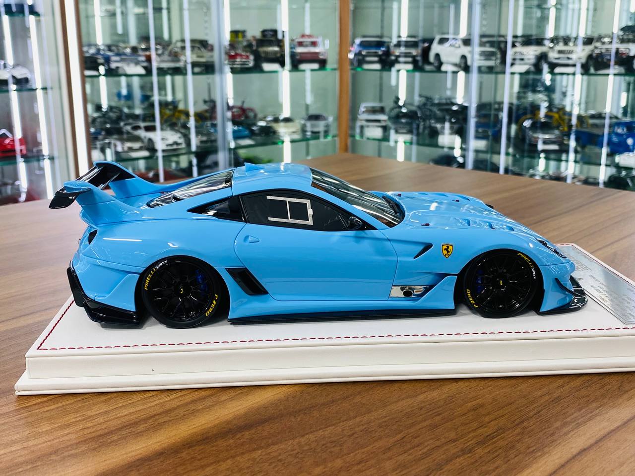 1/18 Resin Model Davis & Giovanni Ferrari 599XX EVO Baby Blue