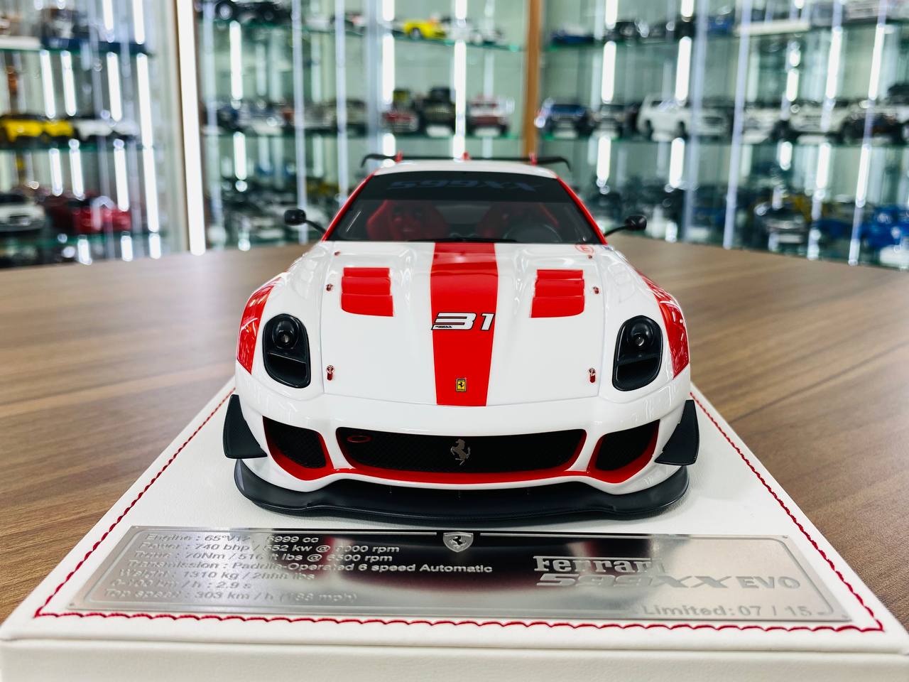 1/18 resin Davis & Giovanni Ferrari 599XX EVO #31 White / Red Limited- 15 pcs