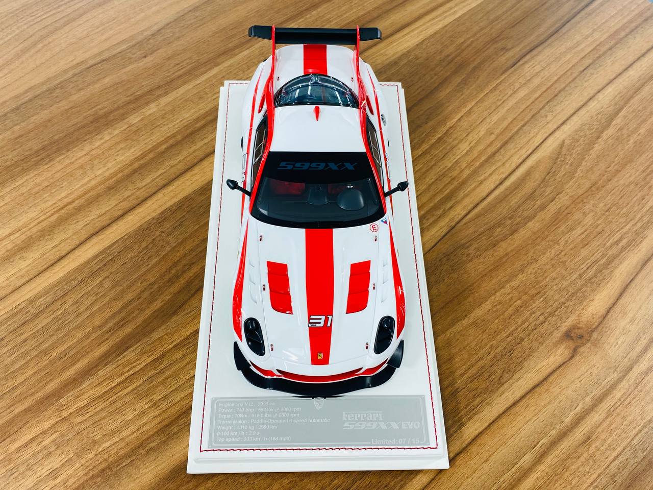 1/18 resin Davis & Giovanni Ferrari 599XX EVO #31 White / Red Limited- 15 pcs