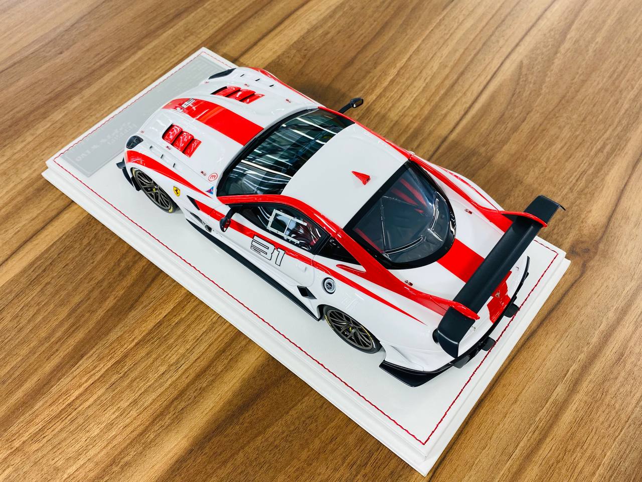 1/18 resin Davis & Giovanni Ferrari 599XX EVO #31 White / Red Limited- 15 pcs